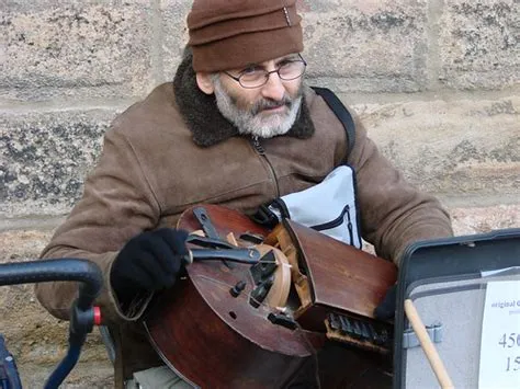 Hurdy-Gurdy Man! A Glimpse into the Soul of a Silent Film Musician