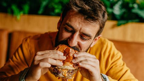 モスバーガー 京都: なぜカエルはバーガーを食べないのか？